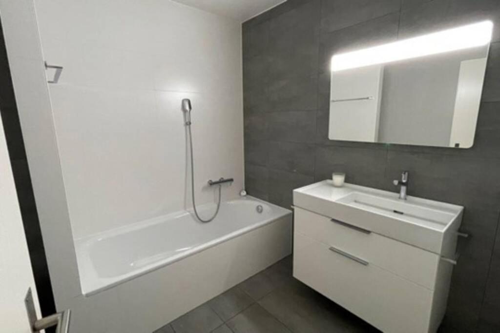 Voeens, St-Blaise, Logement Entier - 2 Chambres Marin Экстерьер фото